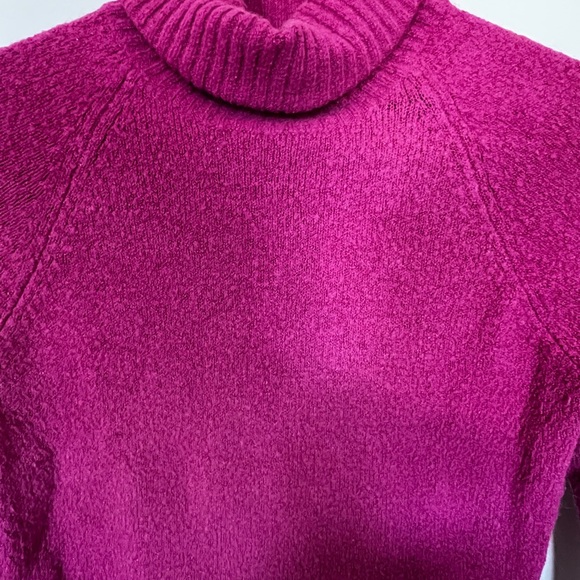 Suzy Shier Turtle neck sweater - size M - Picture 4 of 4